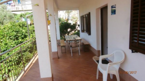 Charming Apartment in Gdinj + Garden